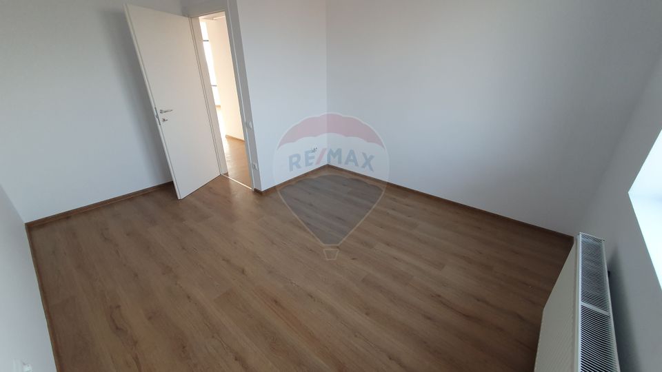 Apartament cu 3 camere, Complex Victoria 100 mp