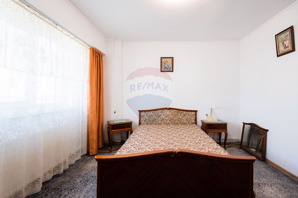 Apartament cu 3 camere Calea Craiovei