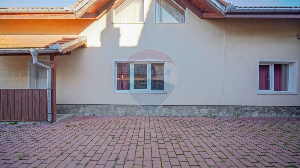 5 room House / Villa for sale