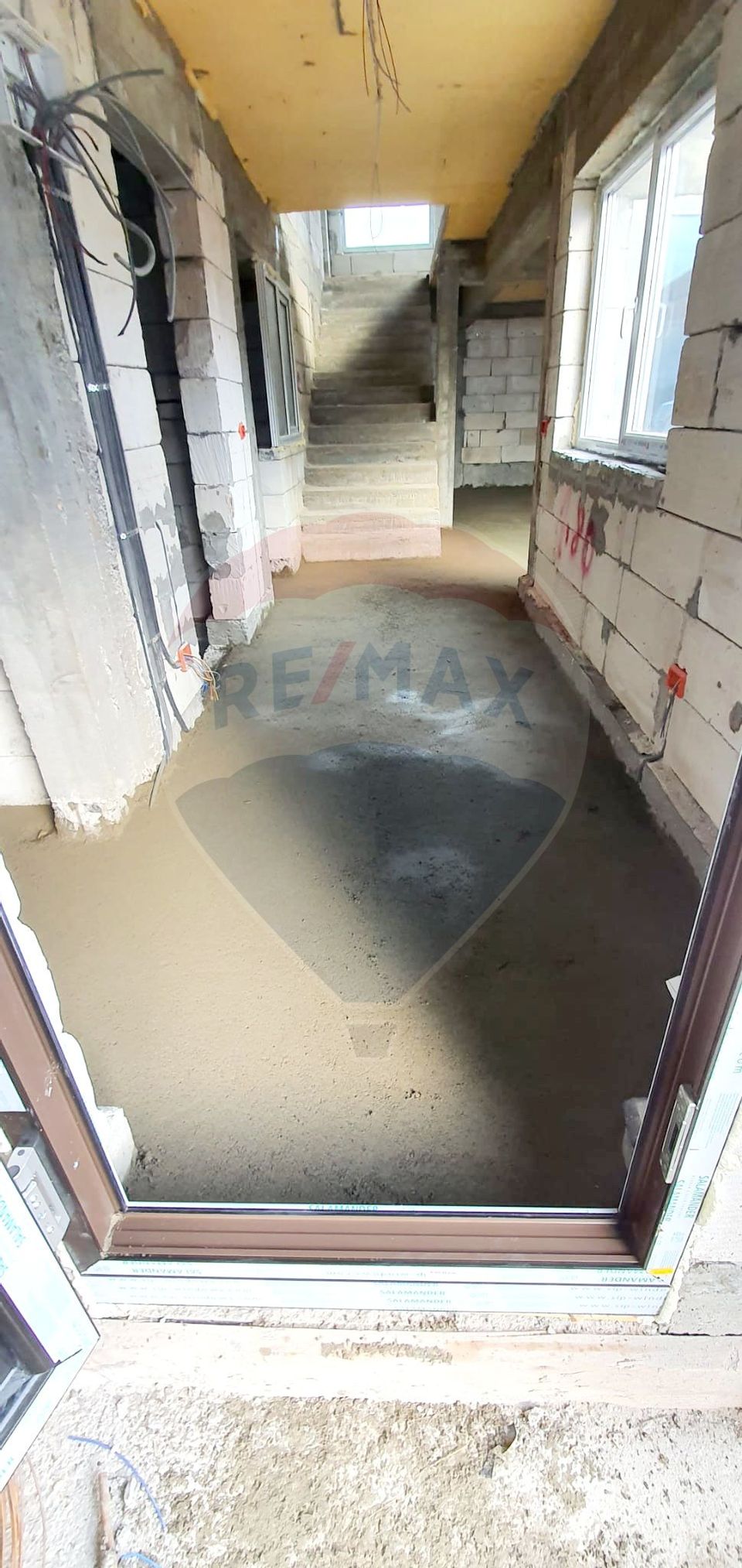 8 room House / Villa for sale