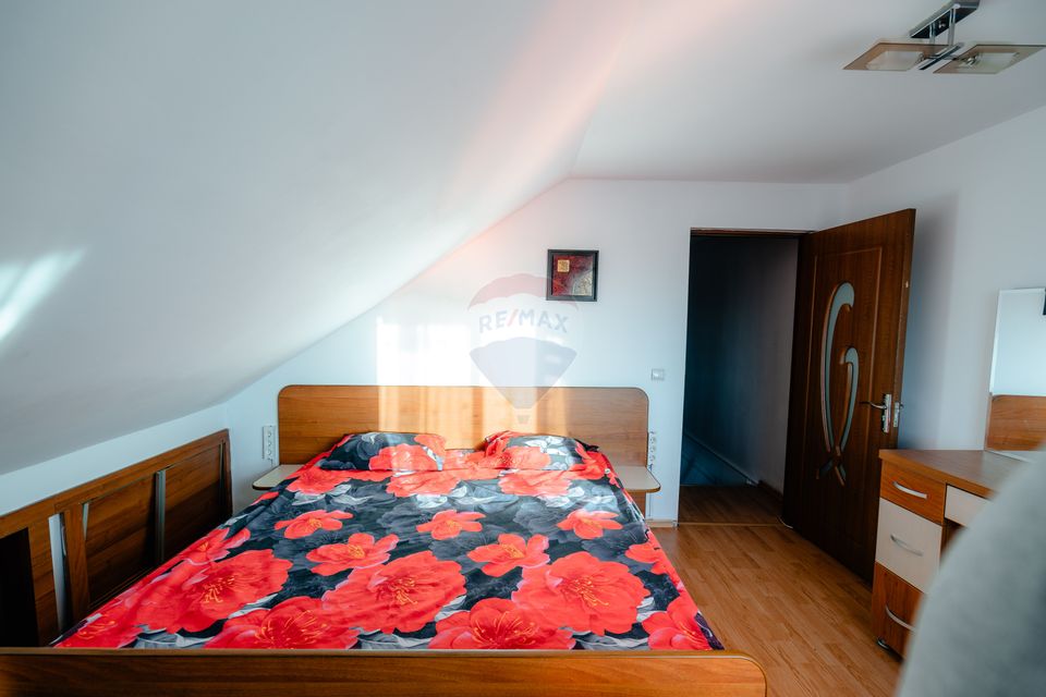 Apartament cu 4 camere de vânzare în zona Trivale