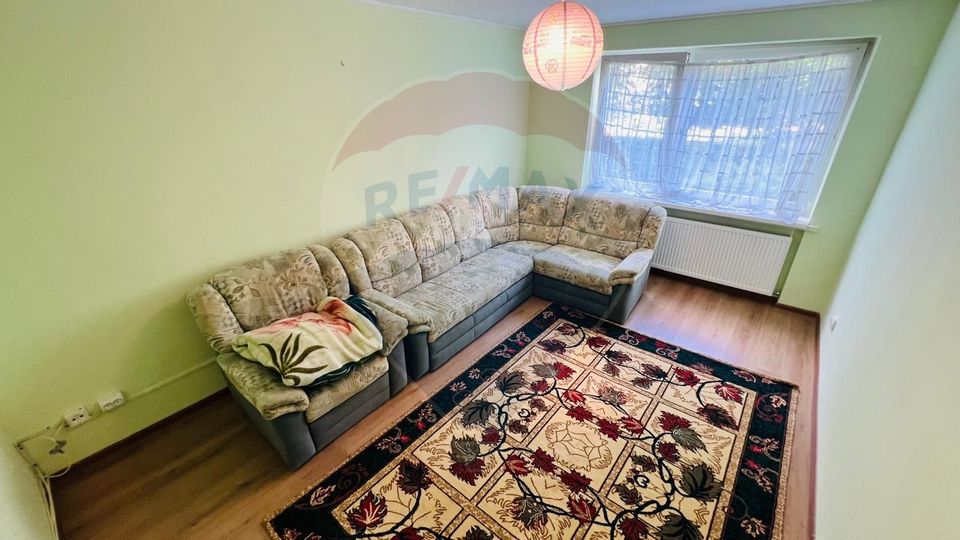 Apartament cu 3 camere de vânzare