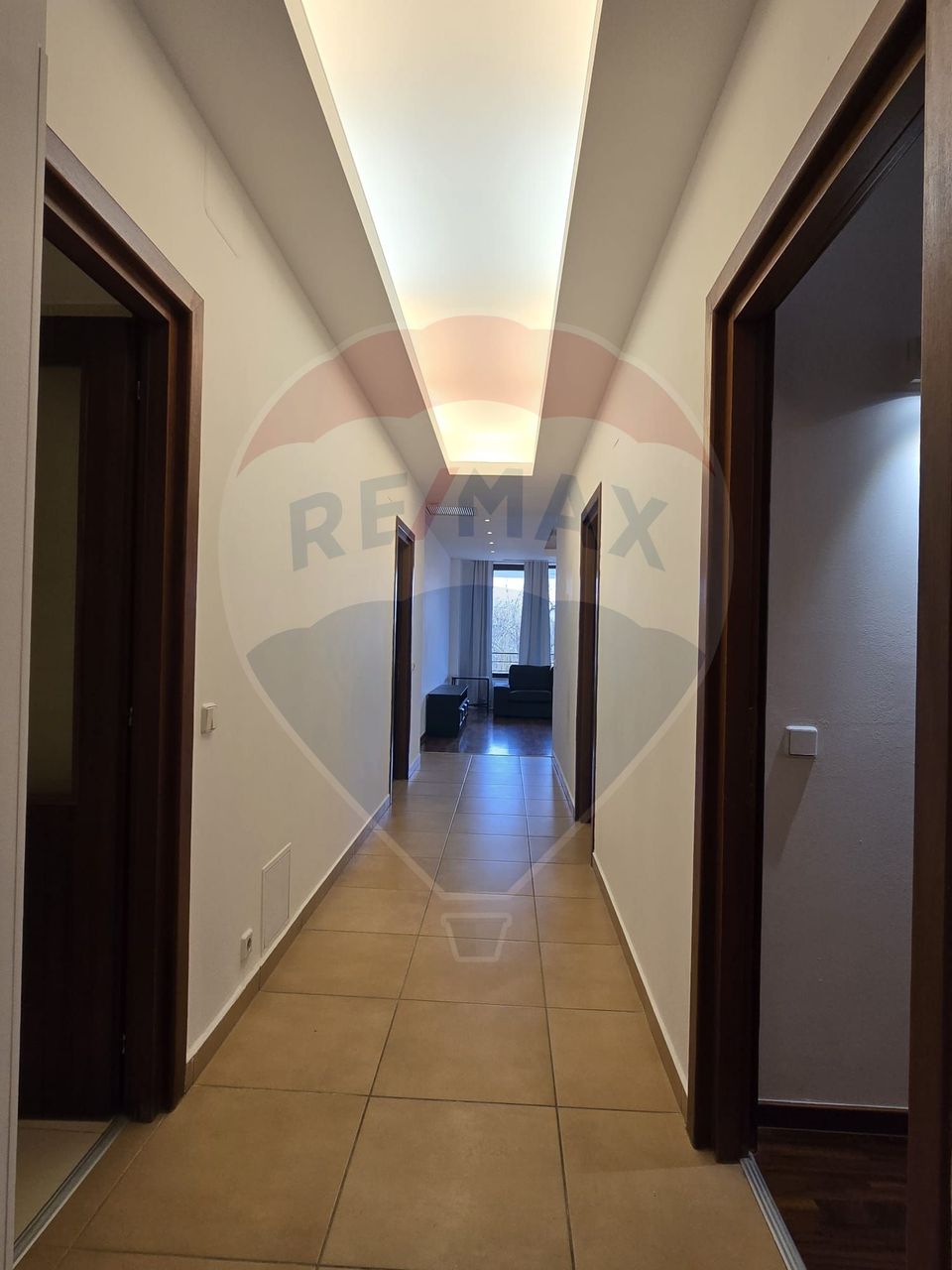 Inchiriere Apartment 4 camere Complex Liziera Pipera