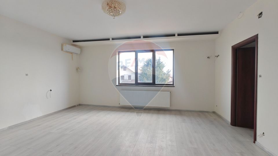 Villa for sale in Berceni, land 1161 sqm | Investment opportunity