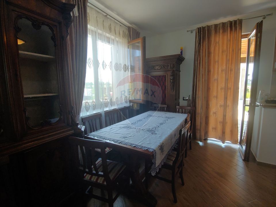 Casă / Vilă de lux cu 5 camere de vânzare în Vadu Moldovei, Suceava