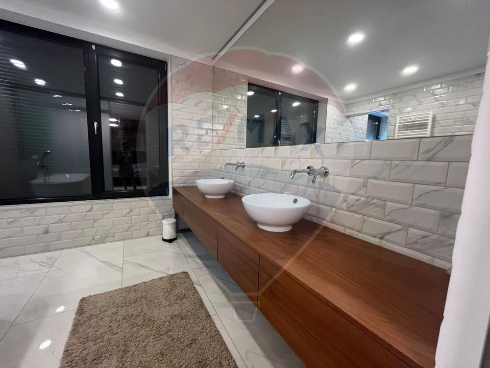 De inchiriat Casă / Vilă 6 camere în Voluntari