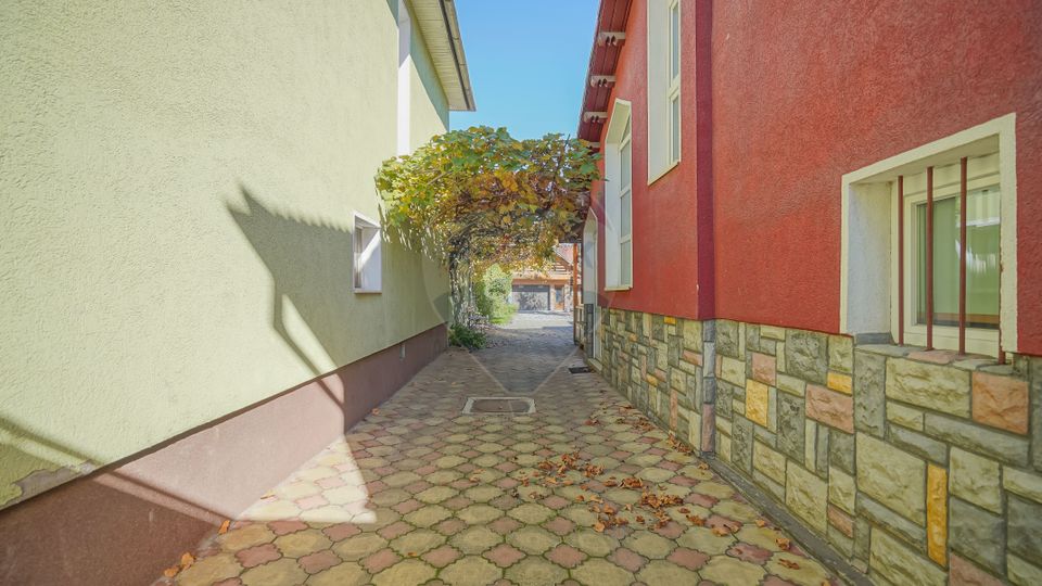 7 room House / Villa for sale, Aurel Vlaicu area