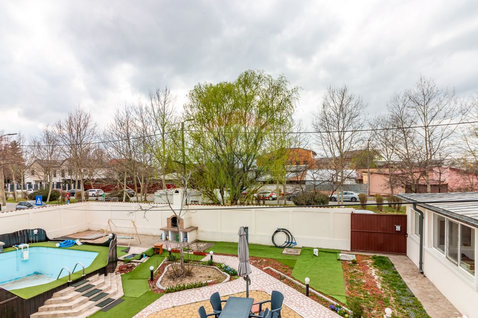 Casa de vanzare cu teren generos 504mp si piscina - Bucuresti