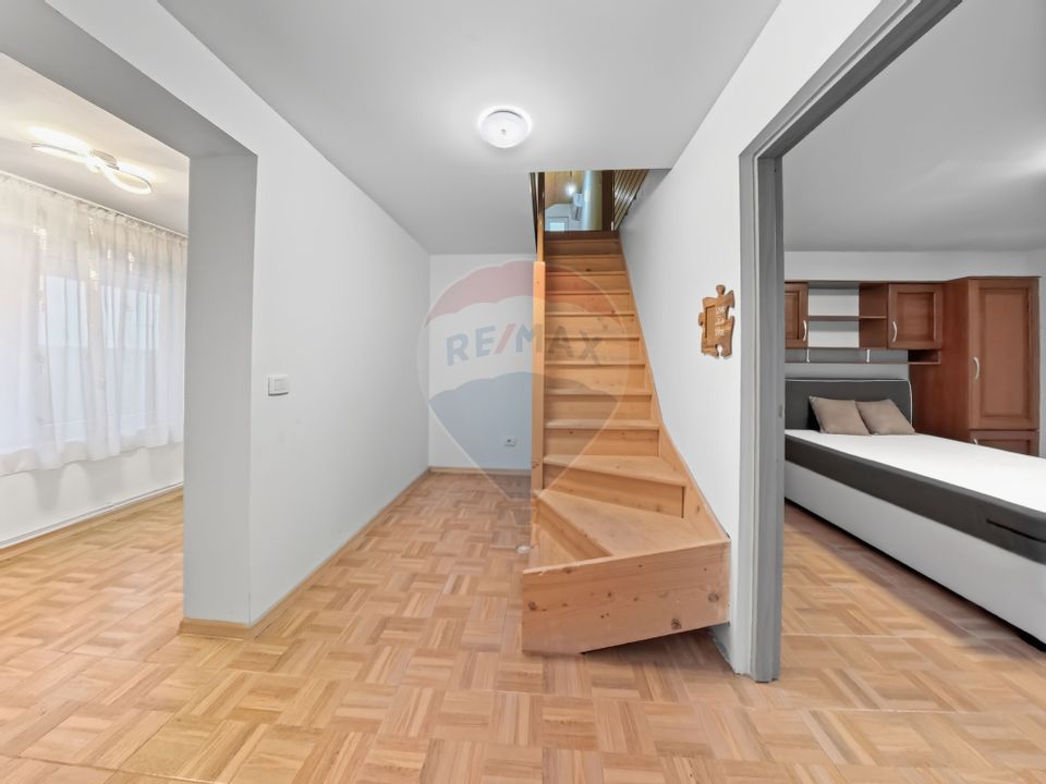 5 room House / Villa for sale