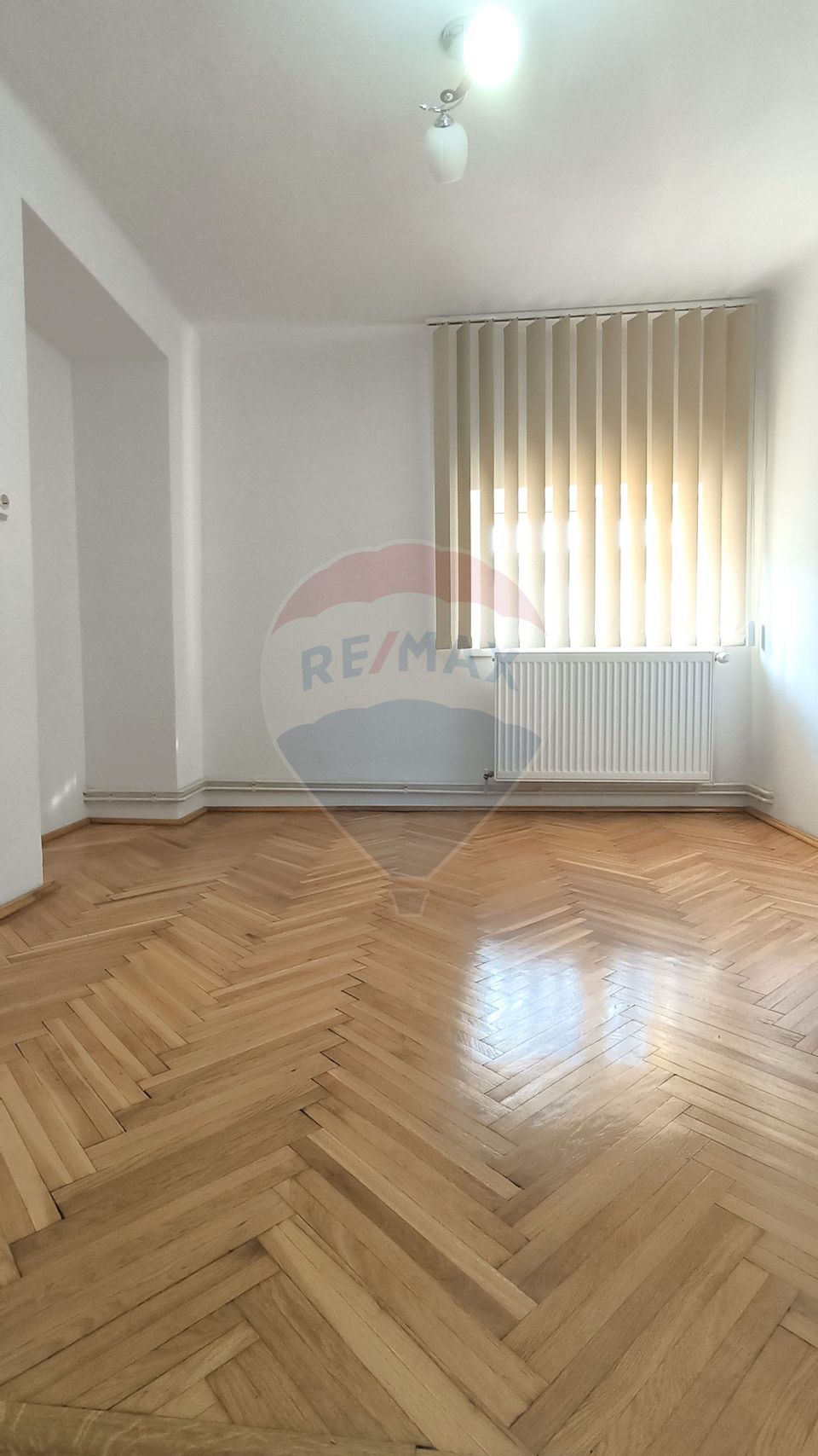 4 room Apartment for sale, Central area