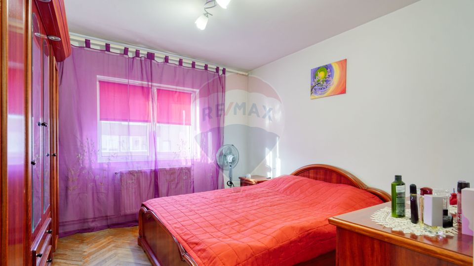 3-room apartment on Rozelor Street, Florilor Quarter!