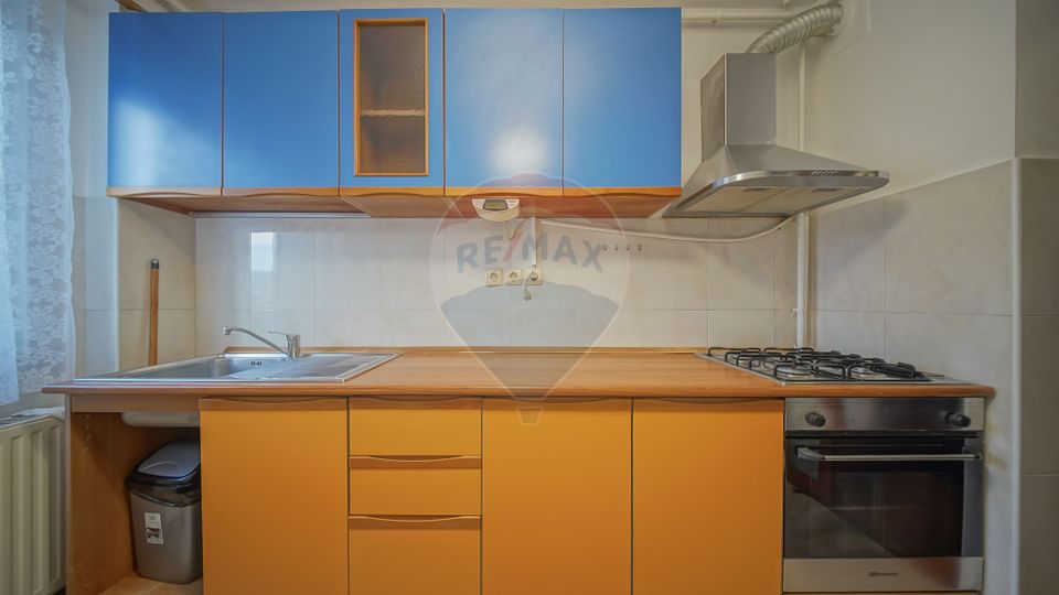 3 room Apartment for sale, Tractorul area