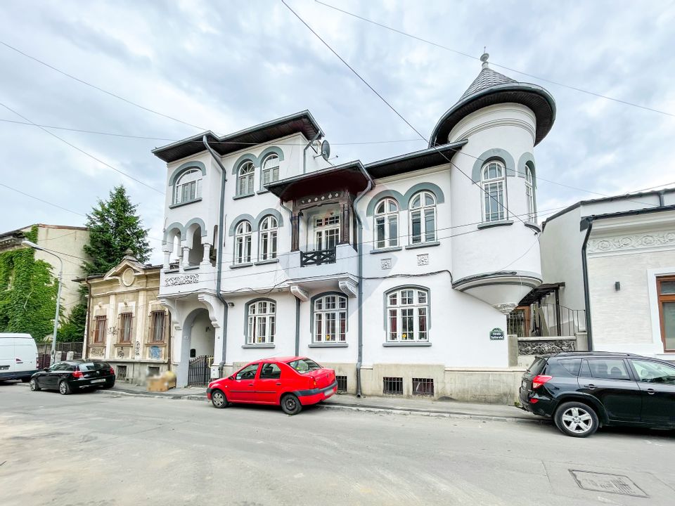Apartament cu 5 camere in casa interbelica zona Armeneasca