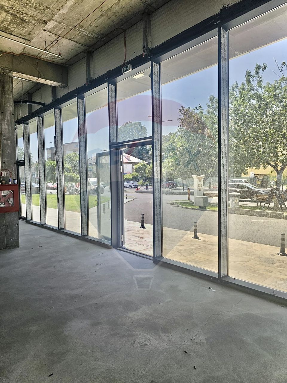 Spatiu comercial de închiriat în zona Barbu Vacarescu