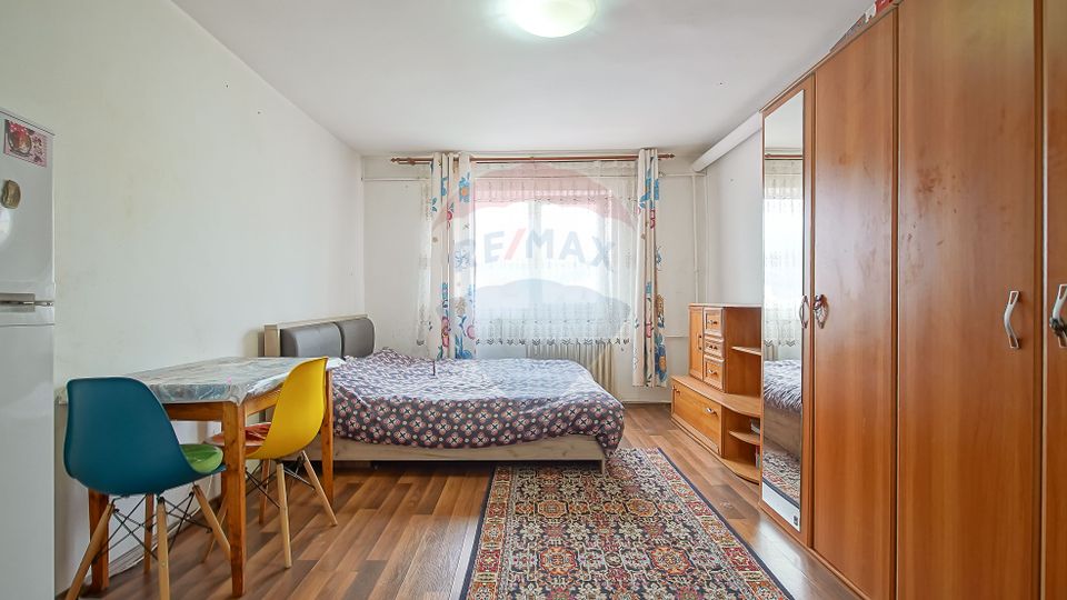 Comision 0% | Cameră 21 mp – Str. Înfrățirii, Brașov