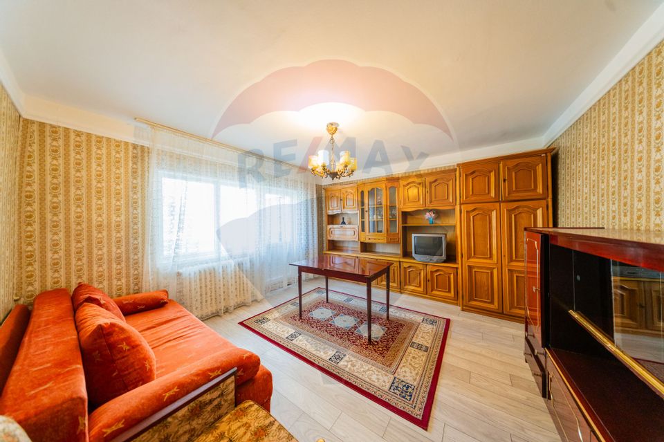 Apartament cu 4 camere de închiriat în zona Podgoria