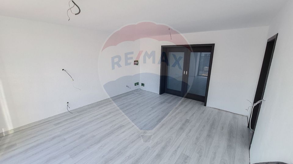 Casă / Vilă cu 5 camere de vânzare