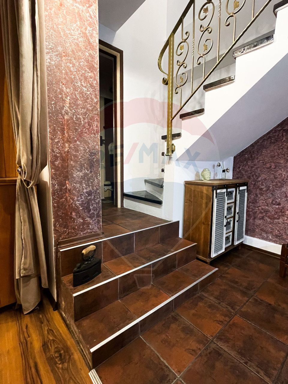 Vila P+M cu 3 camere, de inchiriat, zona Far Constanta