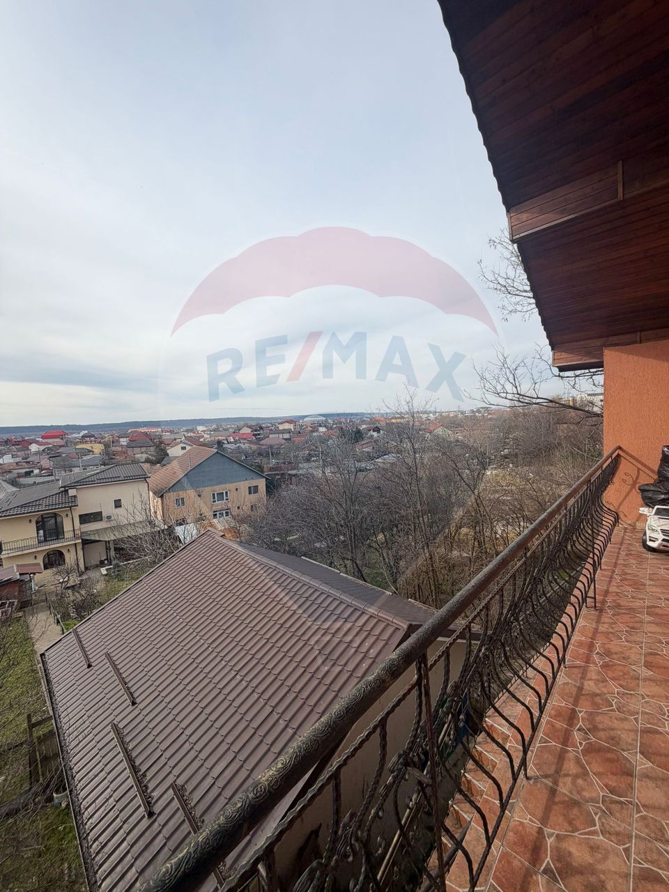 5 room House / Villa for sale, 1 Mai area
