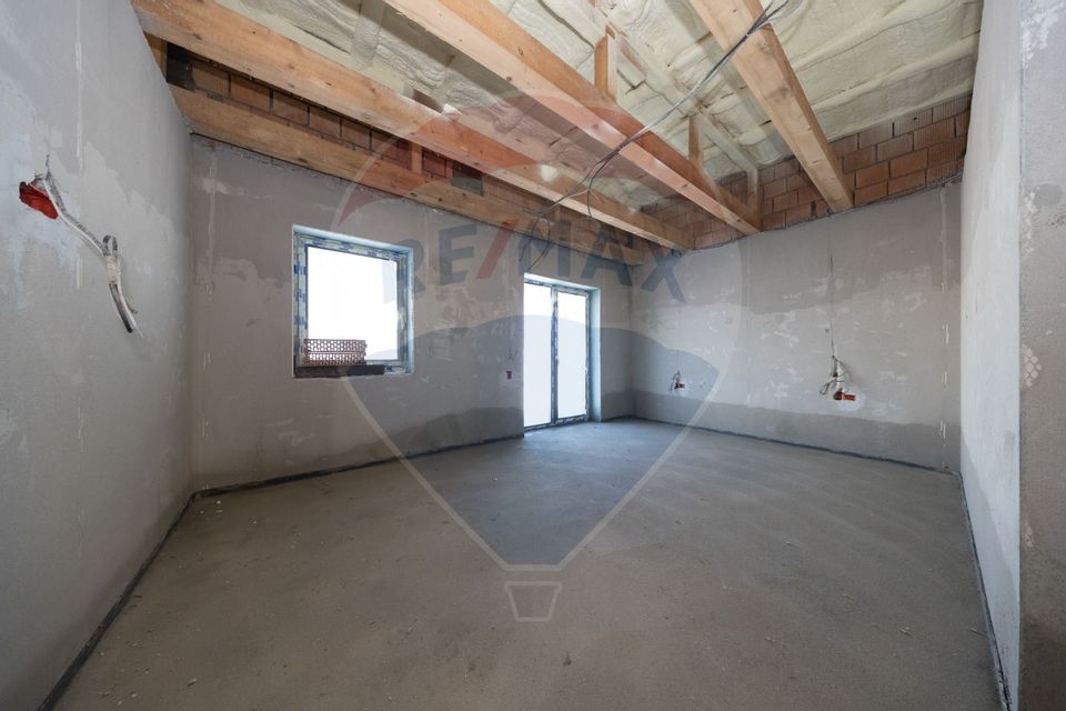 8 room House / Villa for sale