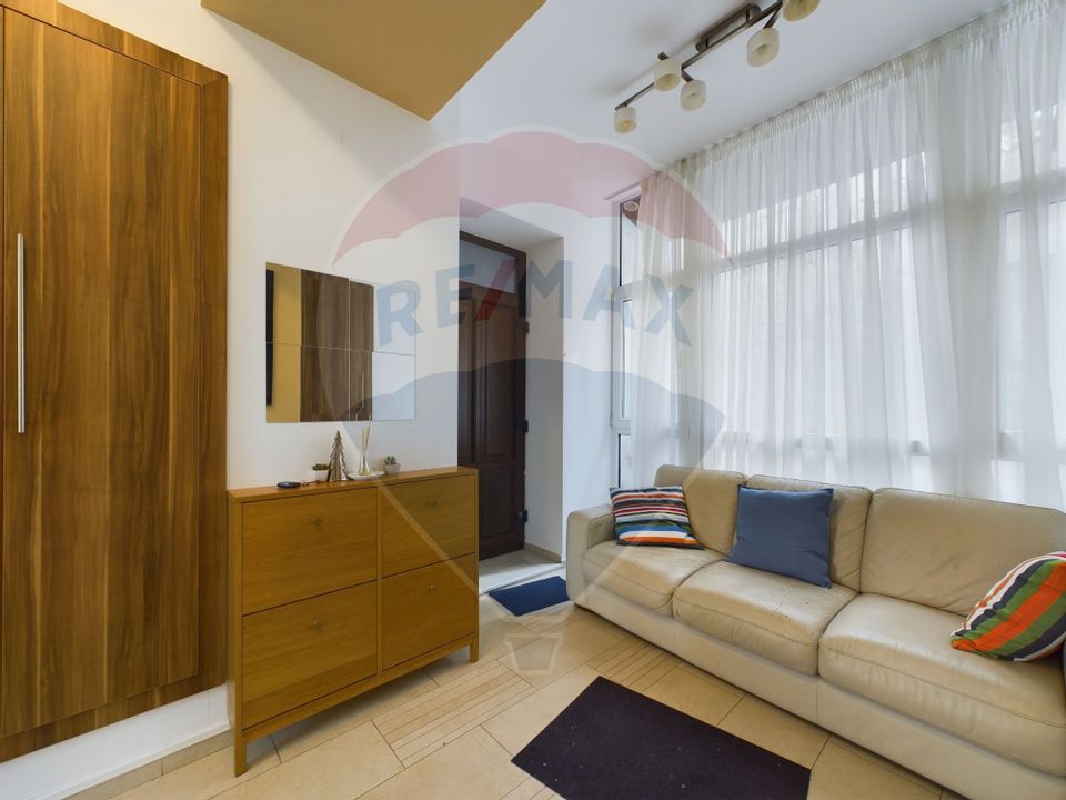 5 rooms apartment with central heating for sale in Cismigiu area