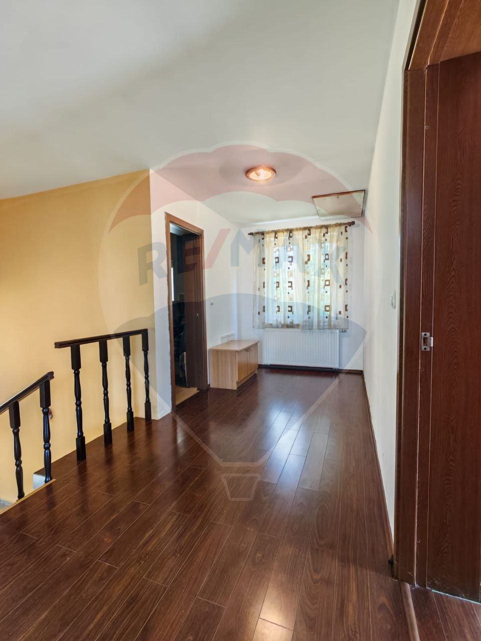 Casă / Vilă cu 5 camere de vânzare in Harman, Brasov