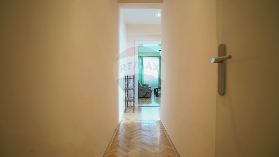 REZERVAT ! Apartament cu 3 camere de închiriat zona centrala