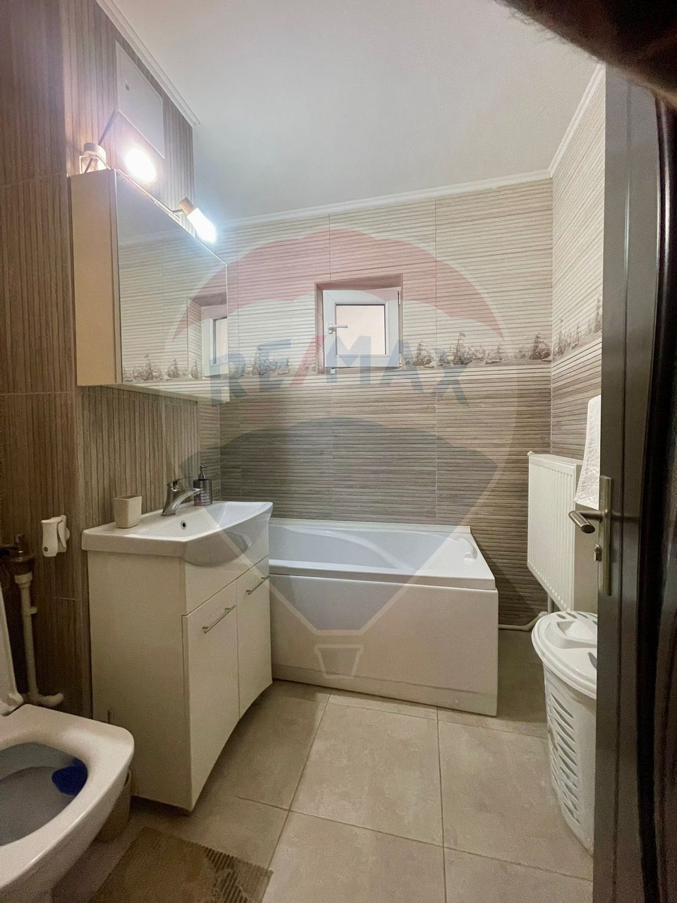 Apartament cu 2 camere de închiriat în zona Delfinariu Constanta