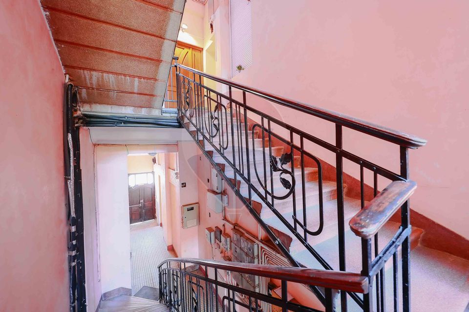 Apartament 4 Camere, Balcon, Ultracentral, Centrul Istoric De Vânzare