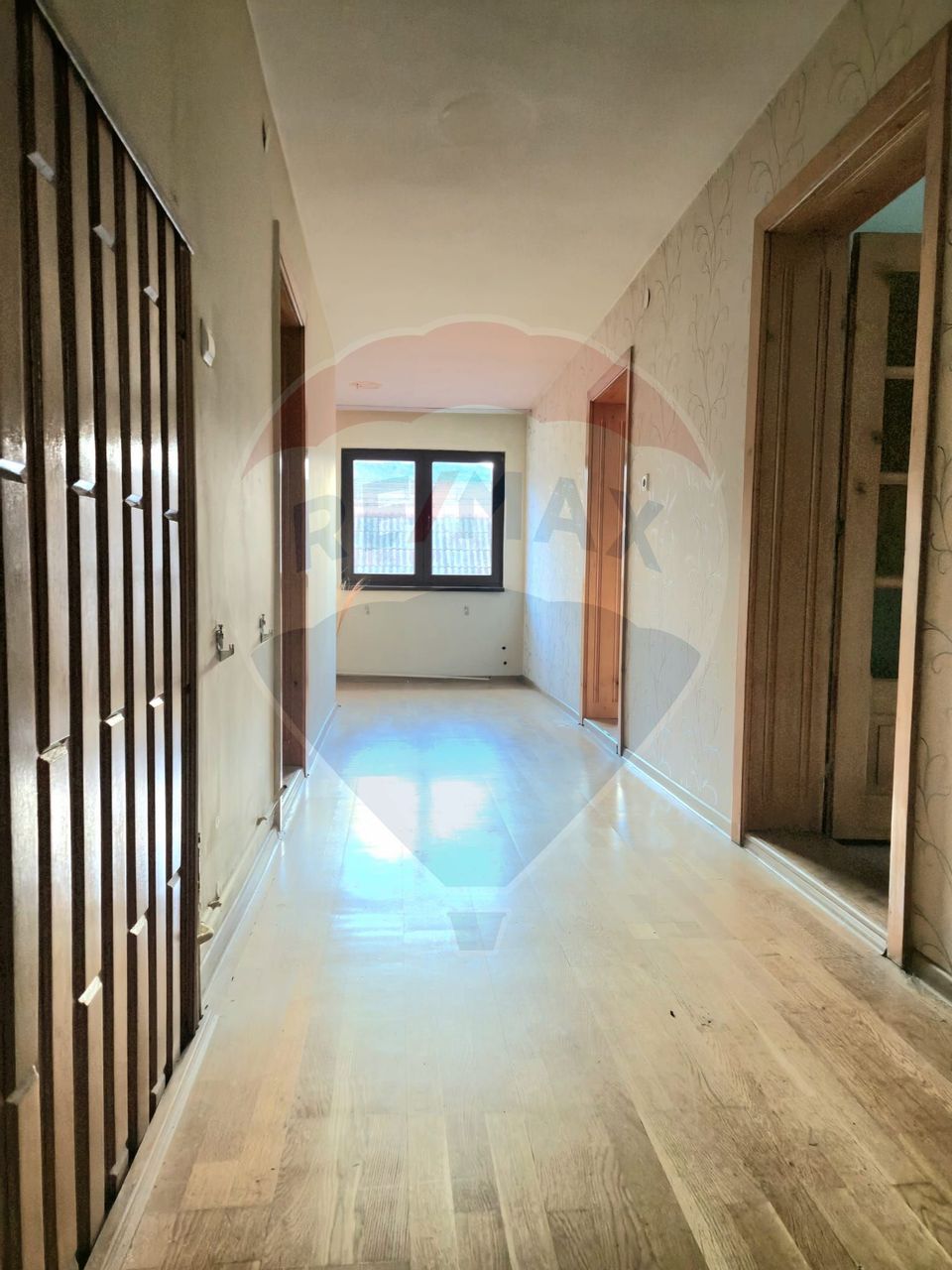 Casă / Vilă cu 7 camere de vânzare