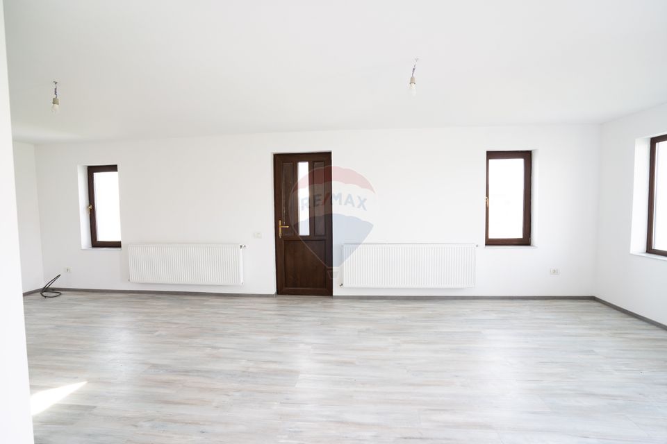 4 room House / Villa for sale