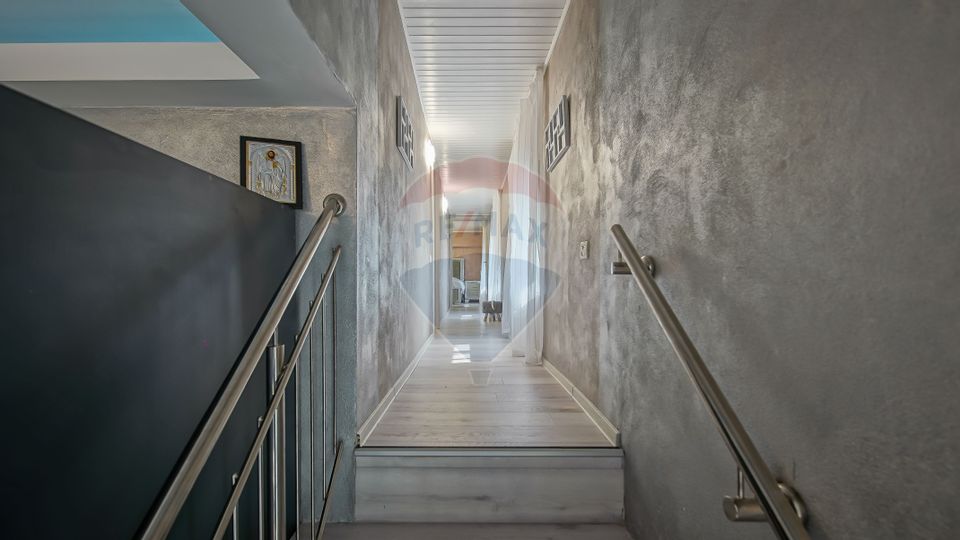 Casă / Vilă Săsească cu 6 camere de vânzare in Vulcan, Brasov