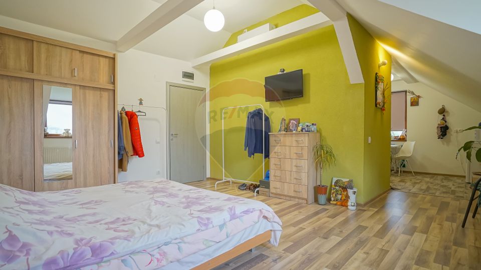 Casa multifunctionala, locuinta si destinatie comerciala Scriitorilor