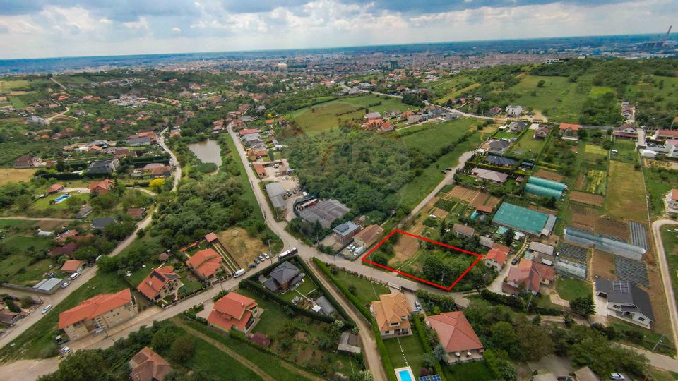 De Vânzare Teren Intravilan 1210 mp, dublu front, Strada Izvorului