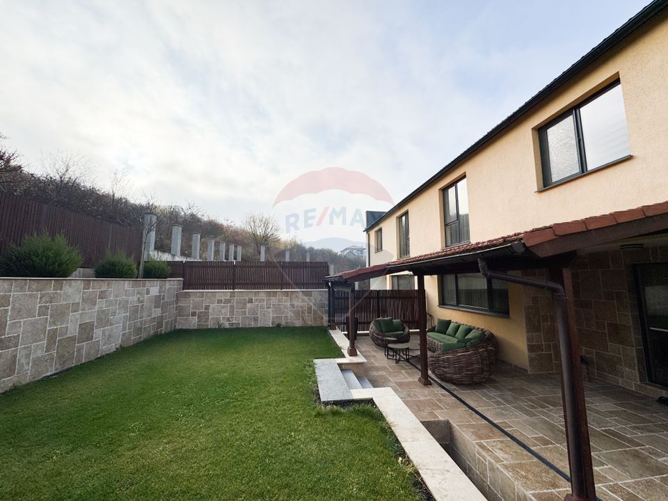 4 room House / Villa for sale