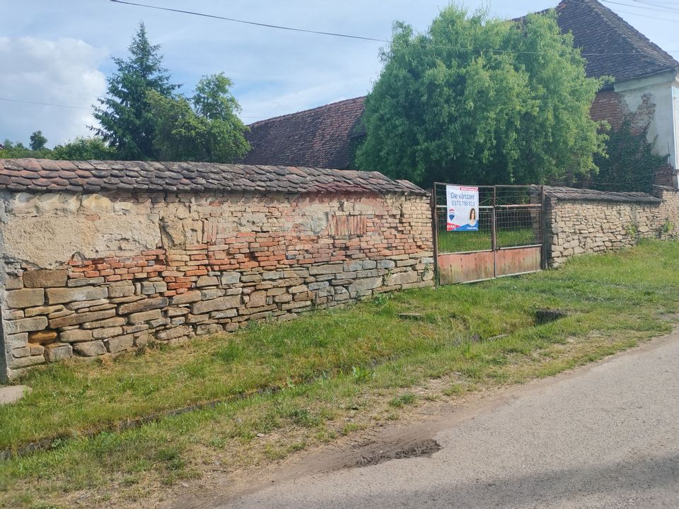 Teren cu constructie la rosu in Cloasterf,comuna Saschiz