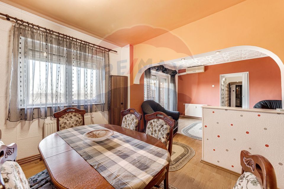 Apartament cu 3 camere pe Malul Muresului