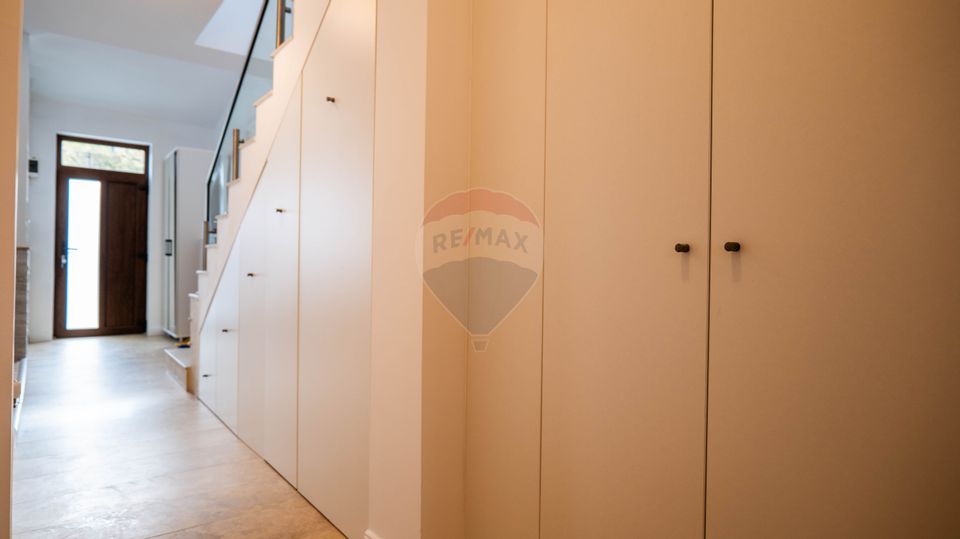 Vanzare - vilă 4 camere de complet mobilata, str. Caisului - Dobroesti