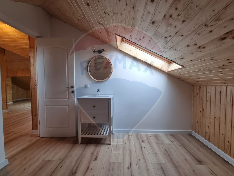 Penthouse 3 camere și loc de parcare, de închiriat, Cristian(REZERVAT)