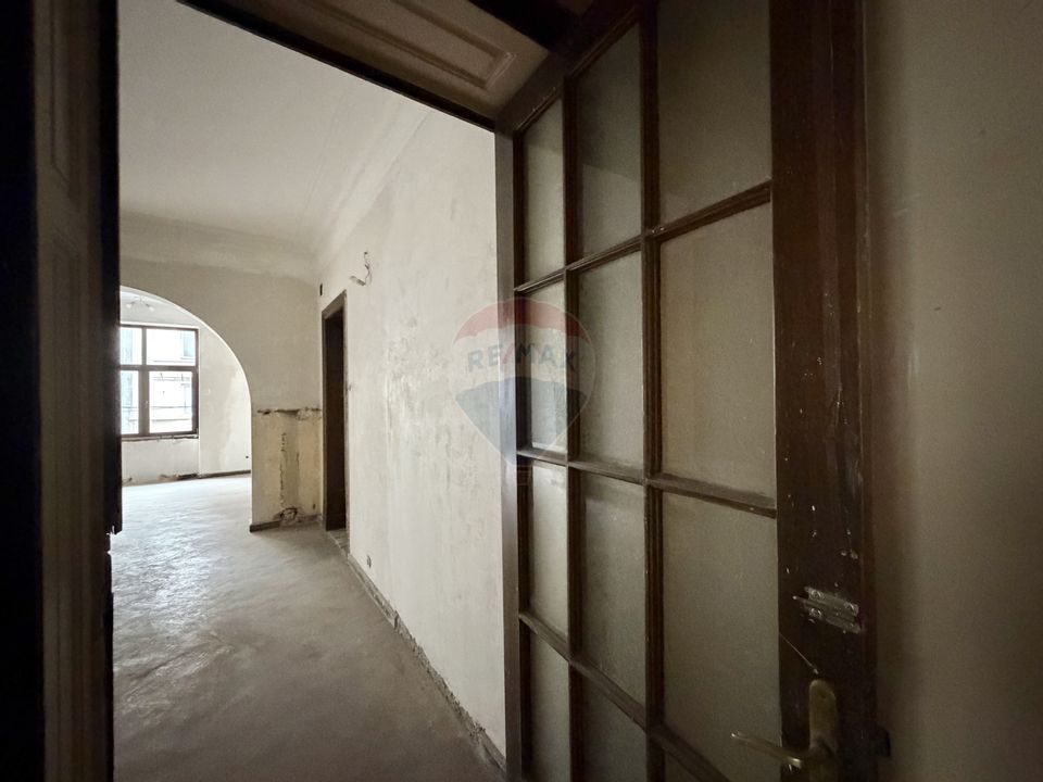 Un apartament cu poveste, în inima Bucureștiului interbelic