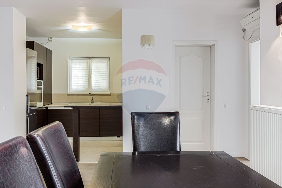 Apartament 3 camere + loc de parcare zona Subcetate