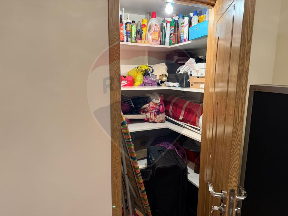 VANZARE Apartament cu 3 camere in zona Voluntari