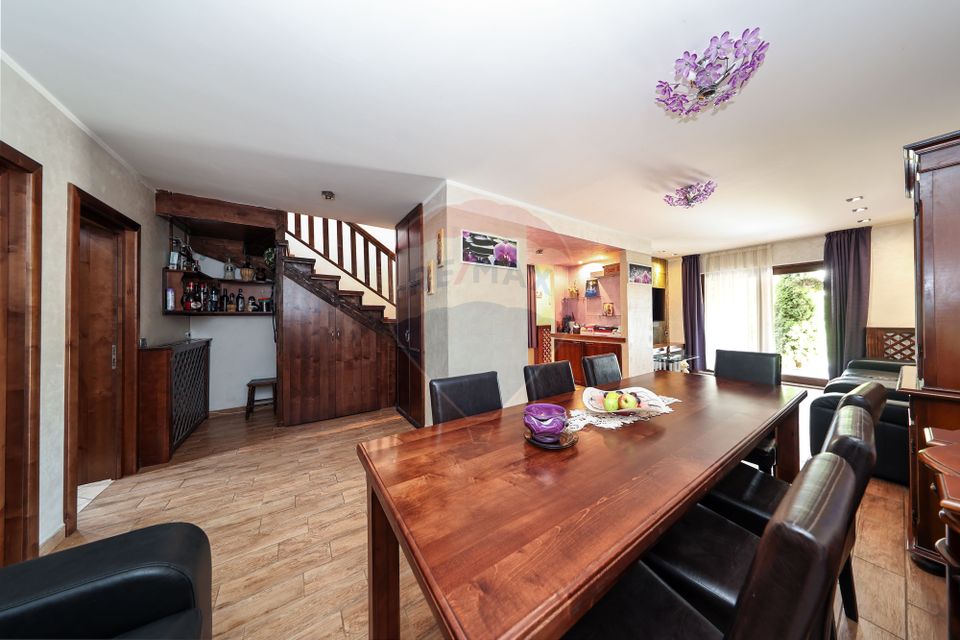 Conac, proprietate unica, in mijlocul naturii, Sacele!