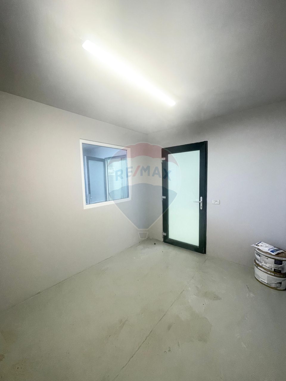 301.58sq.m Industrial Space for rent, UTA area