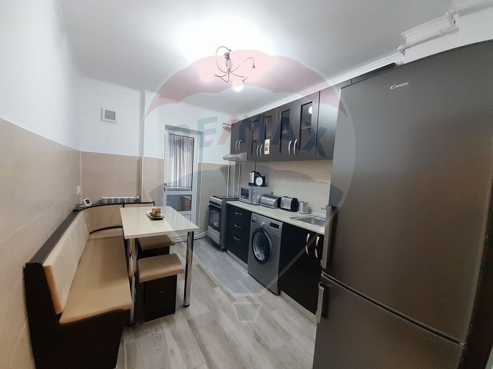 Apartament cu 3 camere de vânzare în zona Narcisa