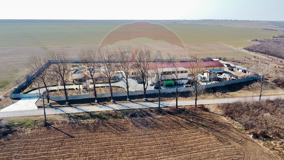 2,800sq.m Commercial Space for sale