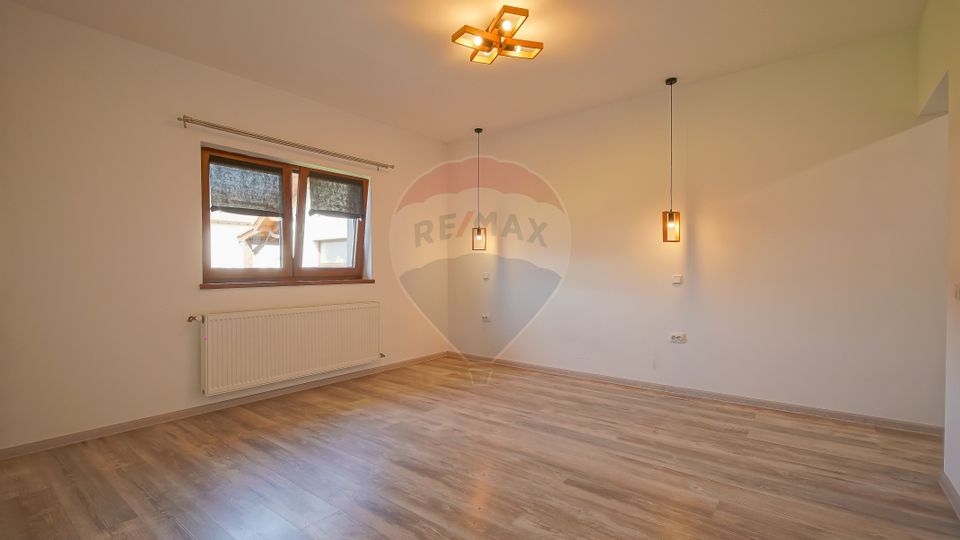 Refugiul tău de lângă Brașov – Casă P+M în cartierul Izvor, Tralungeni