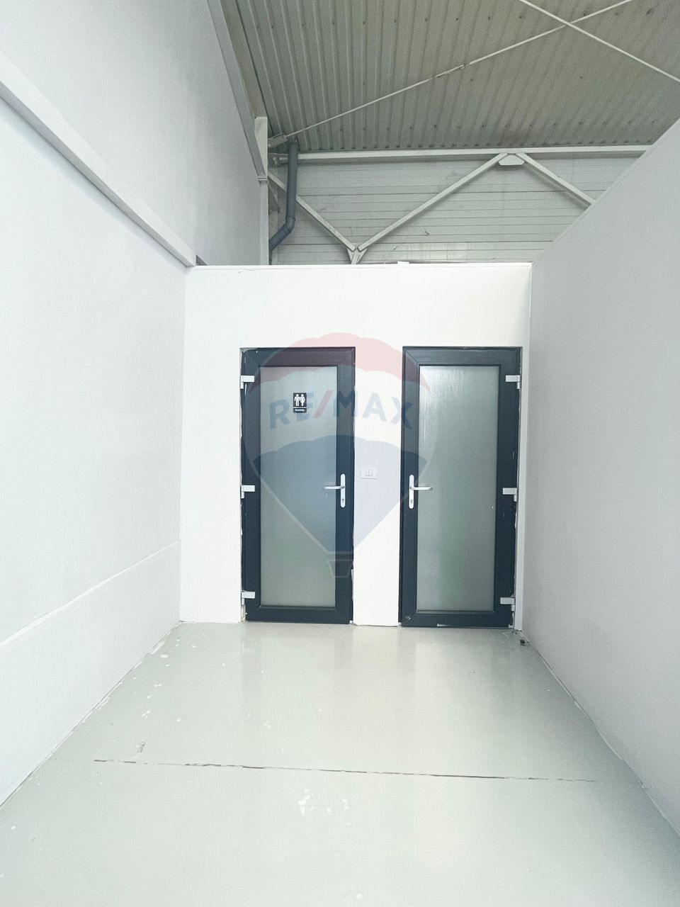 301.58sq.m Industrial Space for rent, UTA area