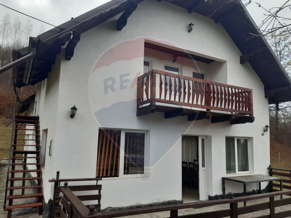 Casă / Vilă cu 7 camere de vânzare în zona Bran-Tohanita