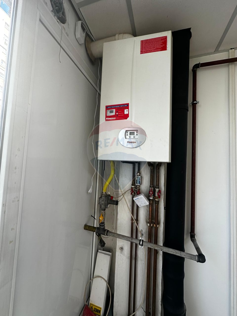 94sq.m Commercial Space for sale, Decebal area